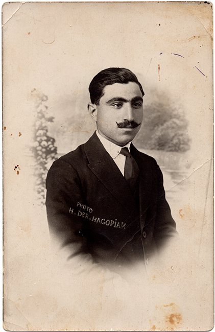 2-Self-portrait-Haroutiun-Derhagopian-ca.-1925