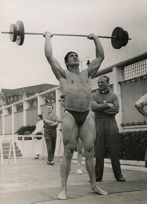 25-Yan-Larvor-at-a-competition-in-Trouville-France-July-31-1954-and-August-1-1954-Malikian-Collection
